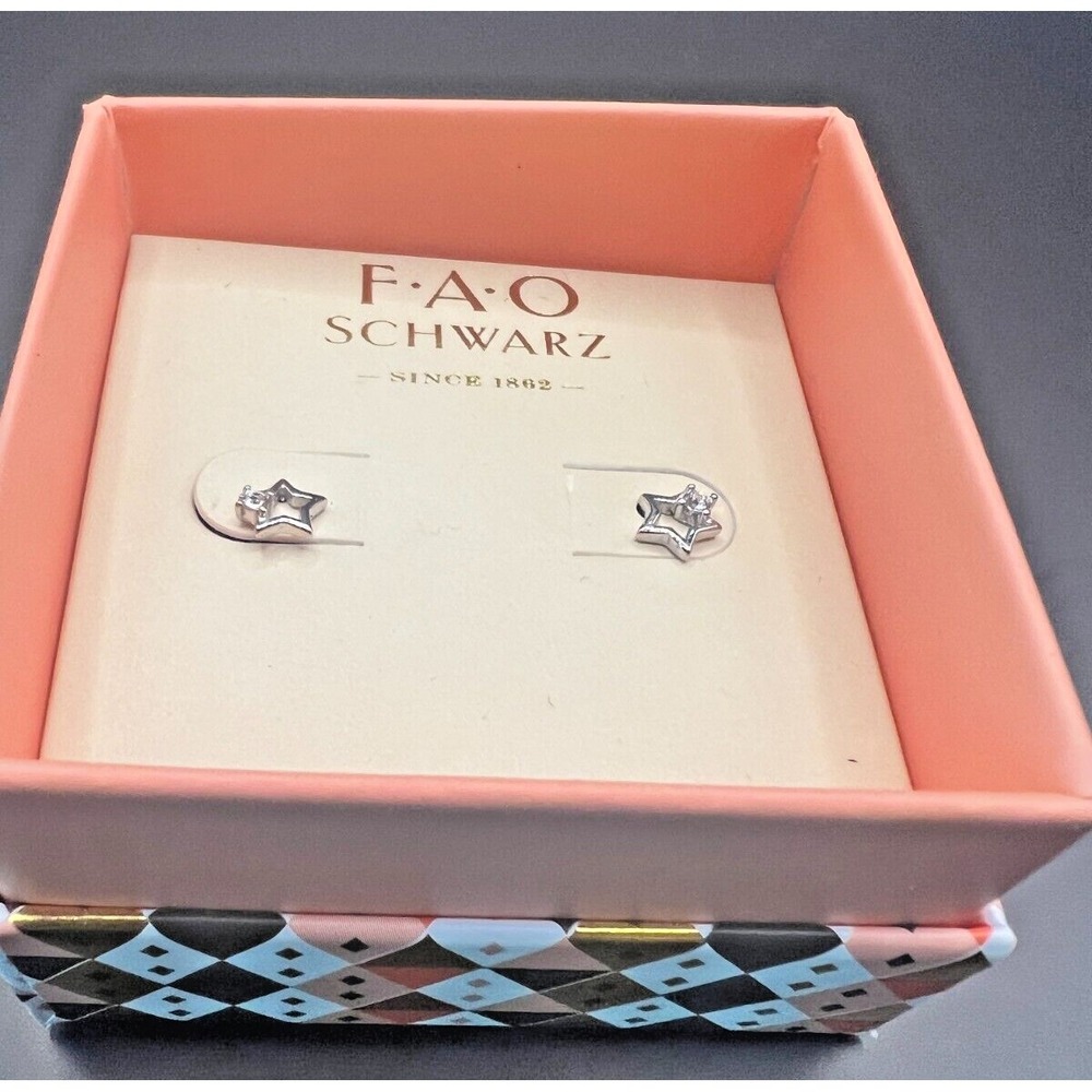 FAO‎ Schwarz Sterling Silver Earrings Star w/Crystal New Girls Children's Studs